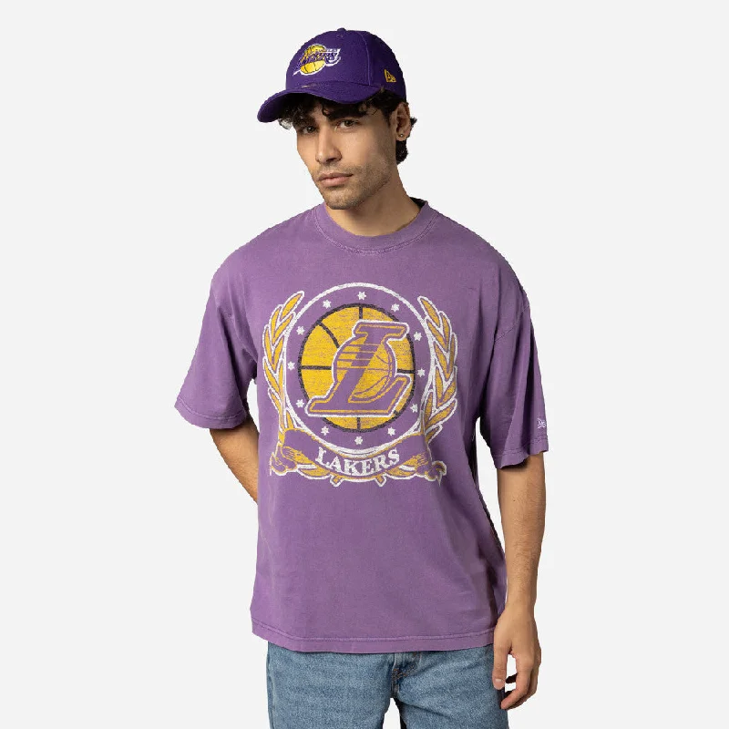 Playera Manga Corta Los Angeles Lakers NBA Oversized Essentials Morada